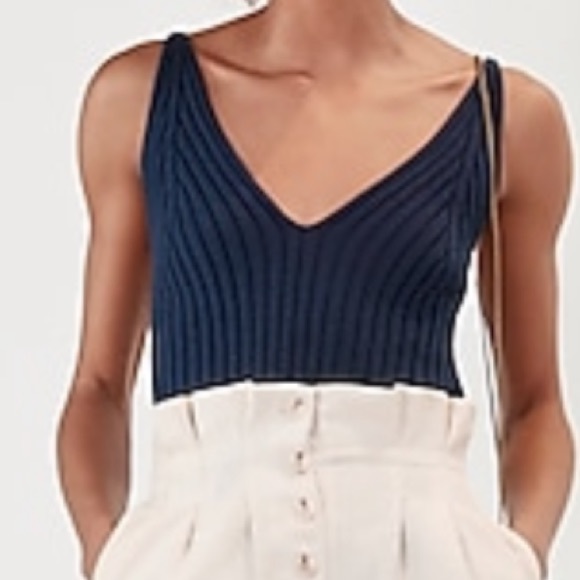 🆕 V-Neck Cropped Sweater Cami! - Picture 4 of 4